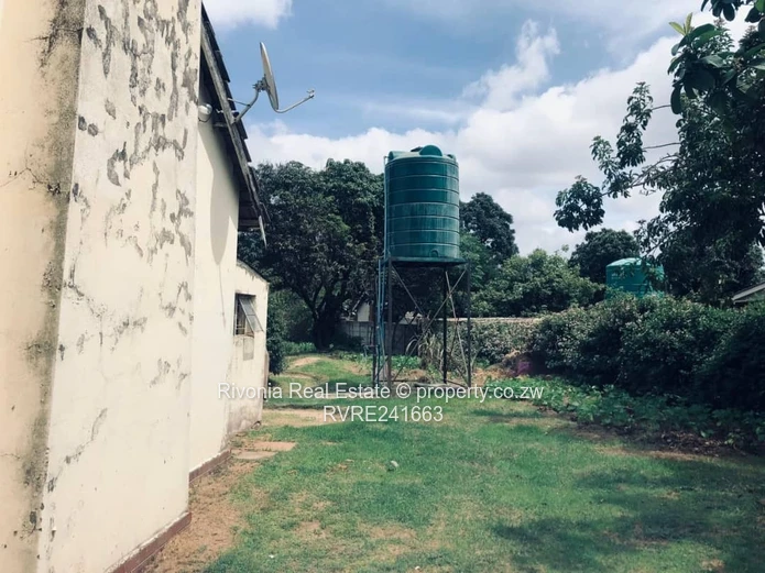 Spacious 4-Bed Home on 4065m² in Hatfield — Borehole