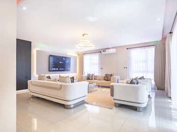 5 Bedroom House
