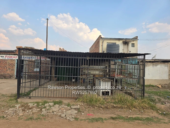 Commercial property in Zengeza 4!