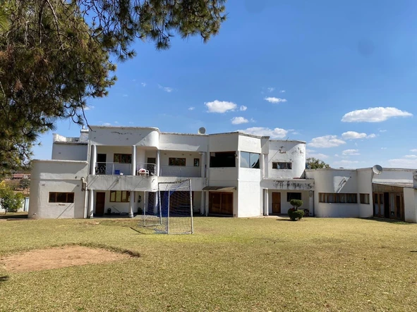 9 Bedroom House