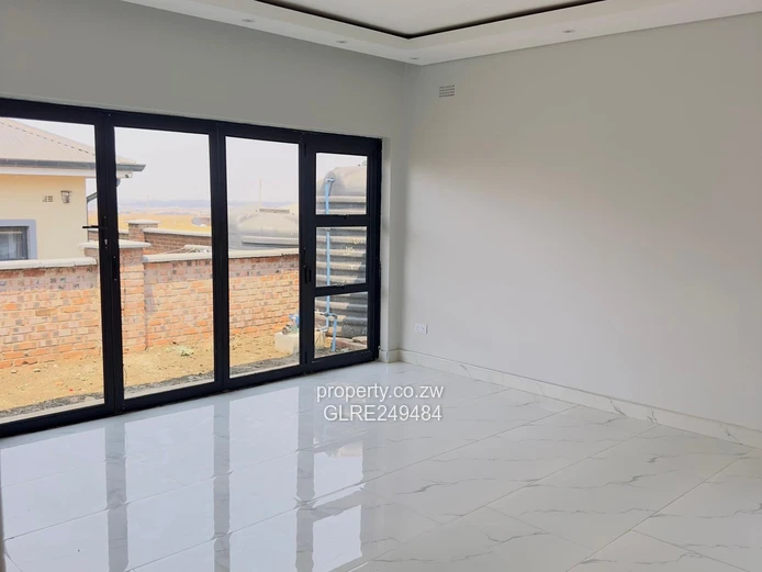 Modern 4-Bed Home in Nyeredzi Ridge - Solar & Borehole
