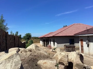Family Home Surrounded By Nature with serenity!