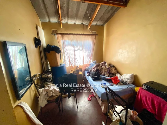 4-Bed Brick Home in Glen View — 200m² 