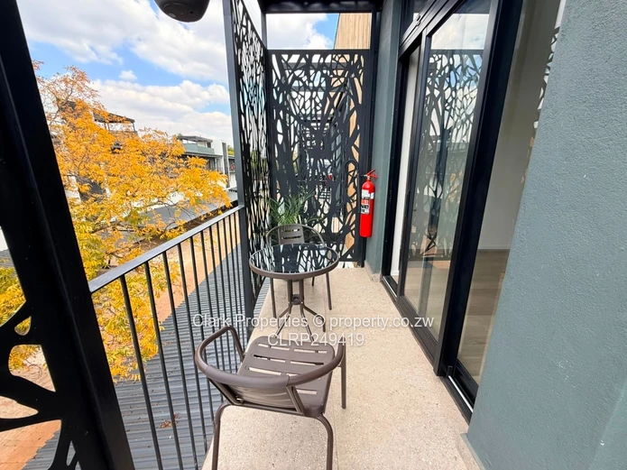 Neat Apartment At Jacaranda Heights!
