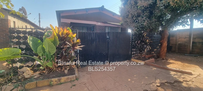 Kuwadzana 7 house for rent