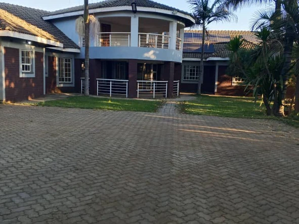 6 Bedroom House