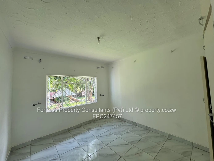 Glen Lorne 8-Bed House with Pool & Sunlit Lounge