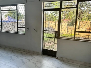 2 Bedroom Flat & Apartment