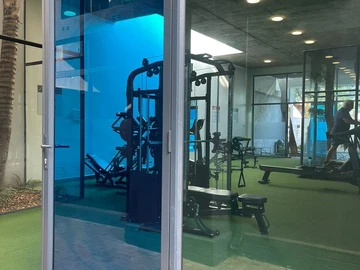 4 Bedroom Flat & Apartment