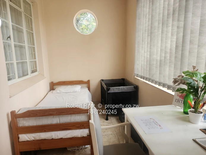 Charming 2 Bed Flat in Avondale