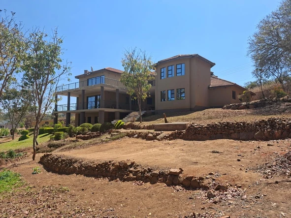 6 Bedroom House