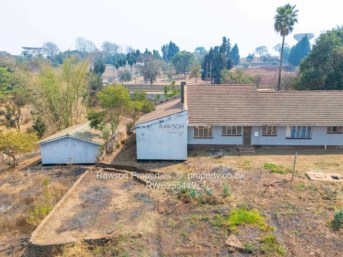 Development Plot & 4-Bed Home on 8,300 m2, Philadelphia