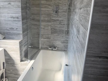 3 Bedroom Flat & Apartment