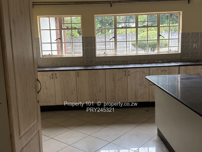 Price on application-Rental 5 bedrooms house in Borrowdale west