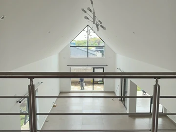 4 Bedroom Flat & Apartment