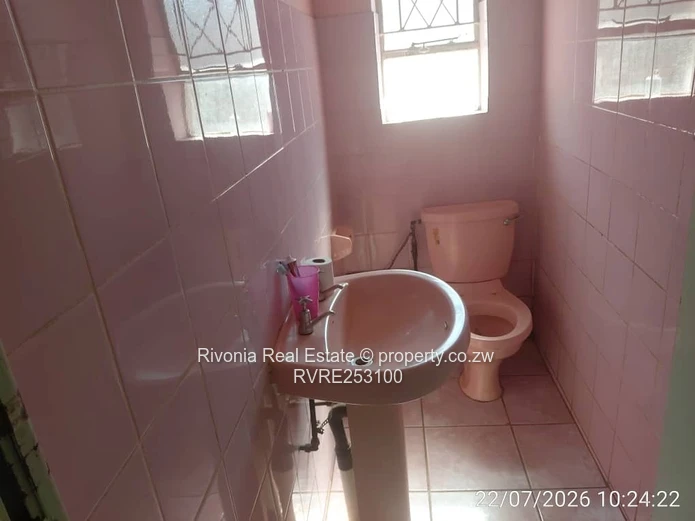 Spacious 4-Bed Westlea Home — Walled, Staff Quarters
