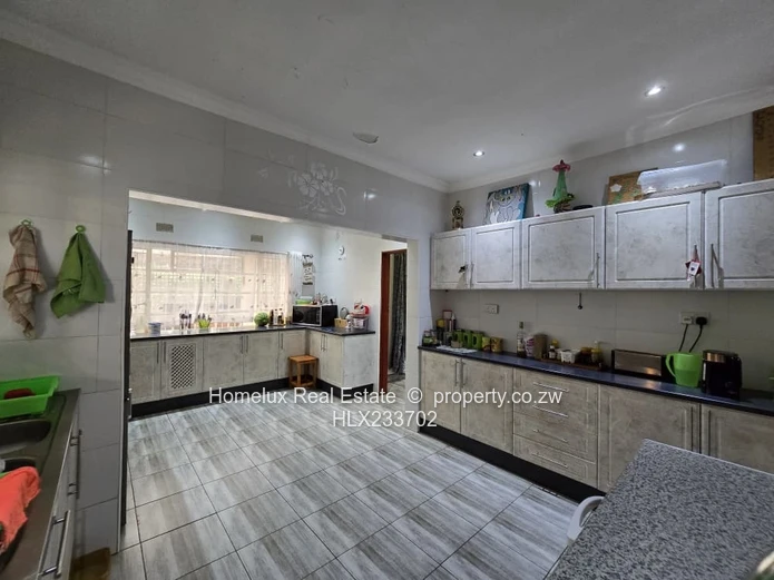 Elegant Eastlea 5-Bedroom Family Home with Separate Cottage |