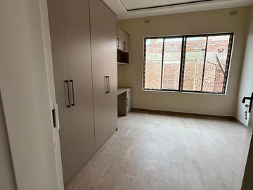 4 Bedroom Garden Flat