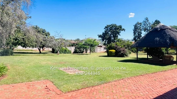 Very neat family home with prolific borehole.