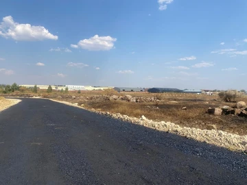 Commercial & Industrial Land