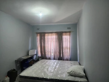 2 Bedroom Flat & Apartment