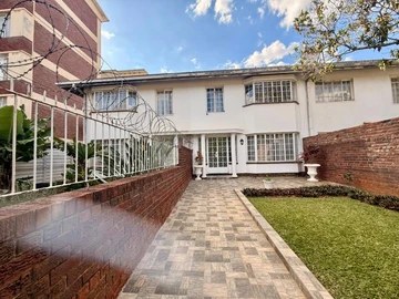 2 Bedroom Flat & Apartment
