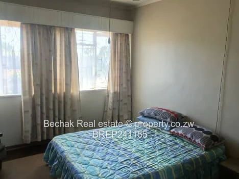 Spacious 4-Bed Home on 1500m² with Flatlet — Northlea