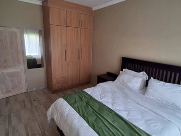 3 Bedroom Flat & Apartment