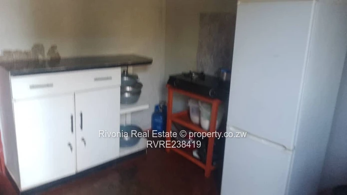 Zengeza 5 , 8 roomed house on 400sqm 45k deeds