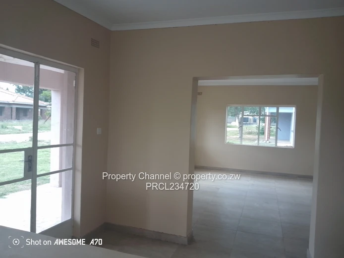 Spacious 4- Bed Cluster Home In Waterfalls, Harare