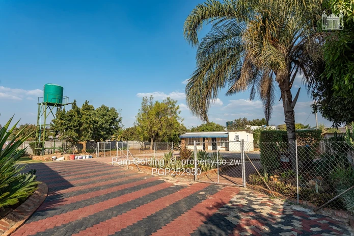 Spacious 6-Bedroom Double-Storey Home in Twin Lakes, Norton (Sole Mandate)