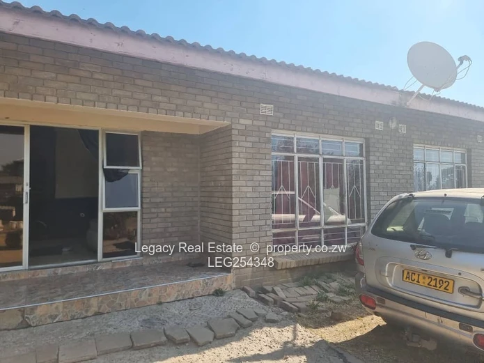 The Grange: 3-Bed Facebrick Home on 2,340m² — Flatlet & Fitted Kitchen (Sole Mandate)