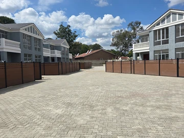 4 Bedroom Flat & Apartment