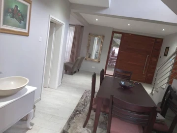 4 Bedroom Flat & Apartment