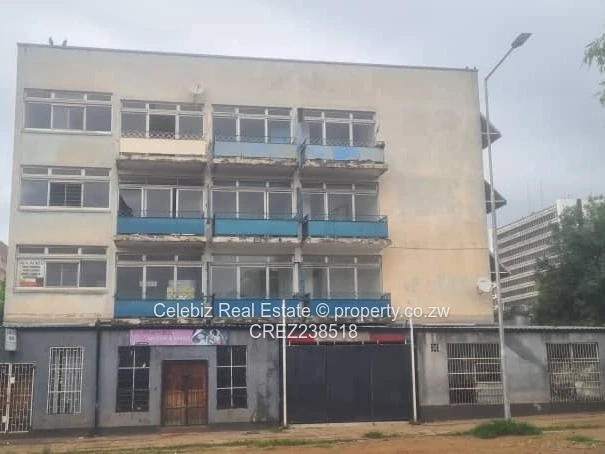 Commercial building for sale 