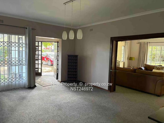 Elegant Family Living In Gunhill