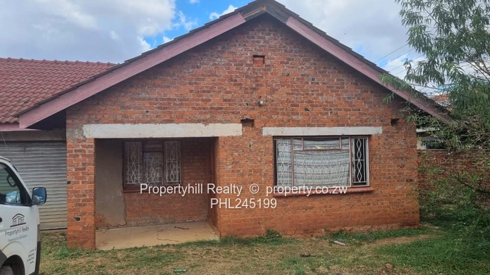 Vacant House  Available For Immediate Occupation  (Sole Mandate)
