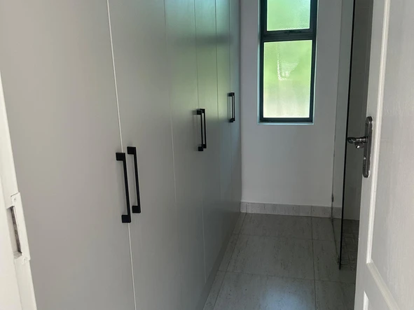2 Bedroom Flat & Apartment
