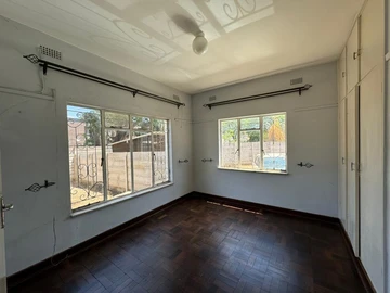 2 Bedroom Flat & Apartment