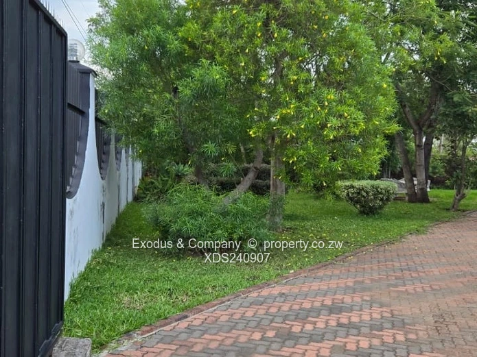 House to Let – Spacious, Walled & Gated