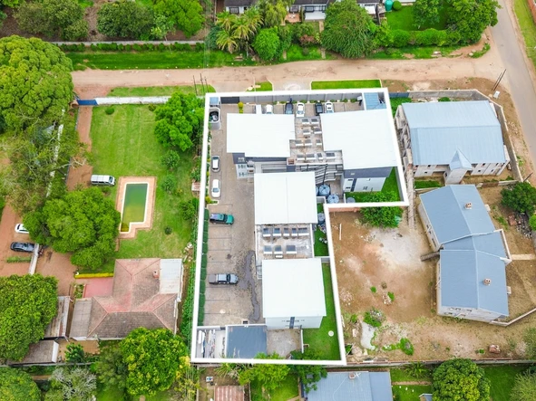 2 Bedroom Flat & Apartment