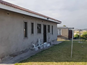 2 Bedroom House