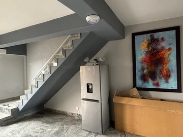 2 Bedroom Flat & Apartment
