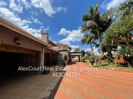 Stunning MIllion Dollar Gletwyn Park House! Bargain!