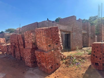 4 Bedroom Flat & Apartment