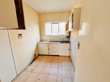 2 Bedroom Flat & Apartment
