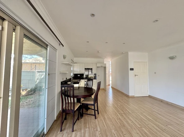 2 Bedroom Flat & Apartment