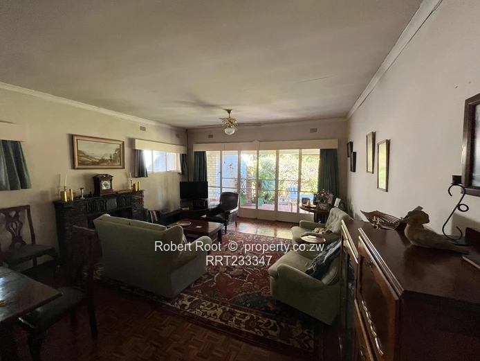 3 bed flat in Mount Pleasant