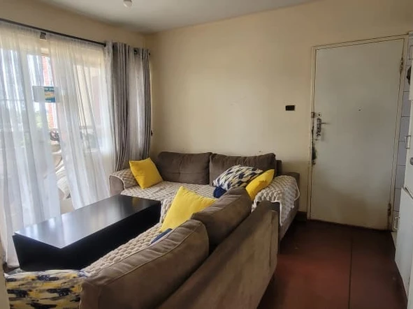 2 Bedroom Flat & Apartment