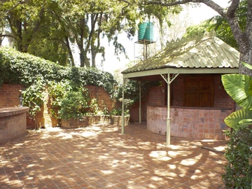 6 Bedroom House